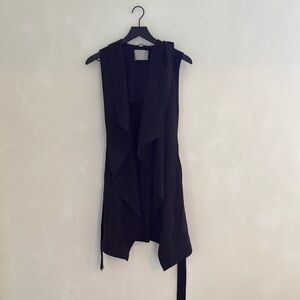 Soia & Kyo Black Long Sleeveless Vest with Open Front Design